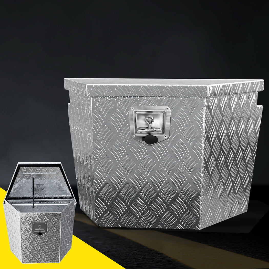 The Giantz Aluminium Ute Tool Box Storage Lock Box Ute Trailer Vehicle Truck features a heavy-duty aluminum diamond plate with a top-lid opening, secured by a silver latch in the center front. This weather and dust-resistant toolbox has a rugged, industrial appearance, making it perfect for storing tools and equipment.